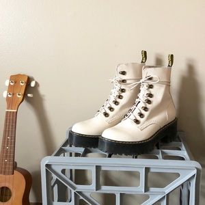 🔥 Dr. Martens Bone LEONA BOOTS